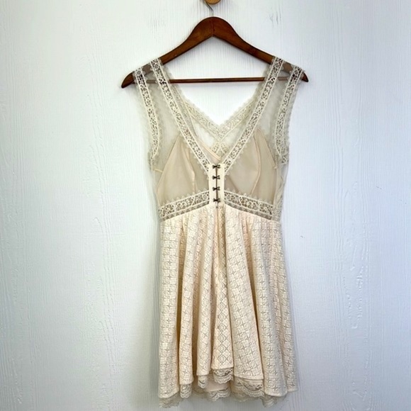 Free People - Victoria Ivory Lace Sleeveless Full Mini Dress Size Small - Picture 12 of 16